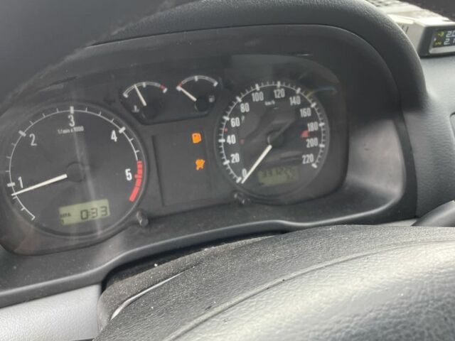 Белый Шкода Октавия, объемом двигателя 1.9 л и пробегом 327 тыс. км за 1600 $, фото 3 на Automoto.ua