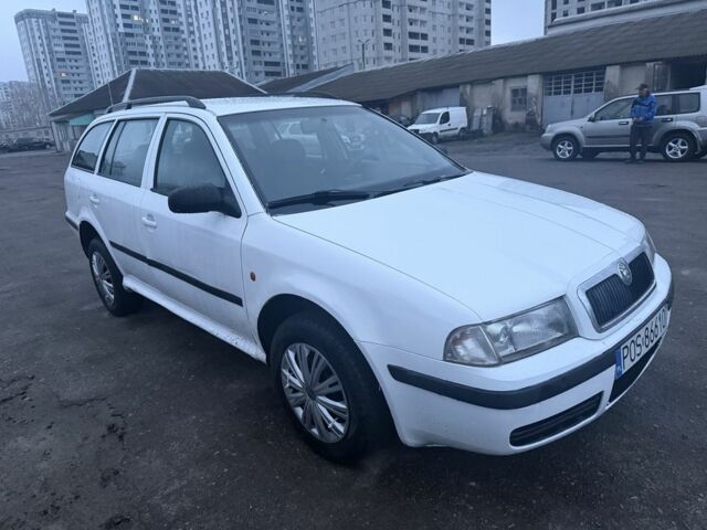 Белый Шкода Октавия, объемом двигателя 1.9 л и пробегом 286 тыс. км за 2300 $, фото 2 на Automoto.ua