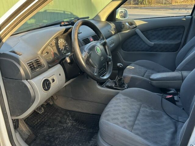 Шкода Октавия 2001 в Изюме на Automoto.ua Белый Шкода Октавия, объемом двигателя 1.9 л и пробегом 350 тыс. км за 2100 $, фото 5 на Automoto.ua