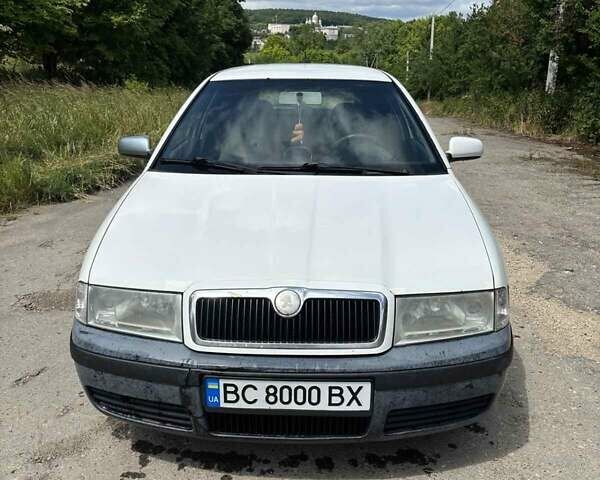Белый Шкода Октавия, объемом двигателя 1.9 л и пробегом 560 тыс. км за 3800 $, фото 3 на Automoto.ua