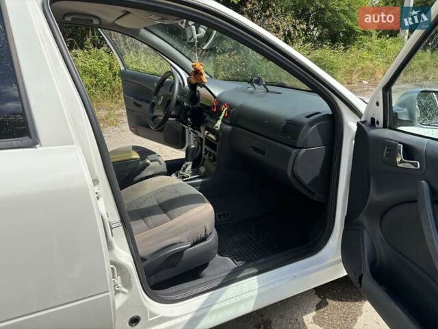Белый Шкода Октавия, объемом двигателя 1.9 л и пробегом 560 тыс. км за 3800 $, фото 8 на Automoto.ua