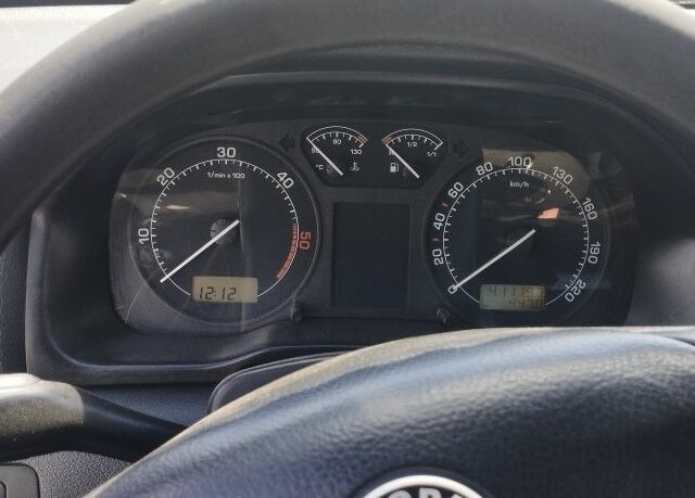 Белый Шкода Октавия, объемом двигателя 1.9 л и пробегом 420 тыс. км за 3500 $, фото 6 на Automoto.ua