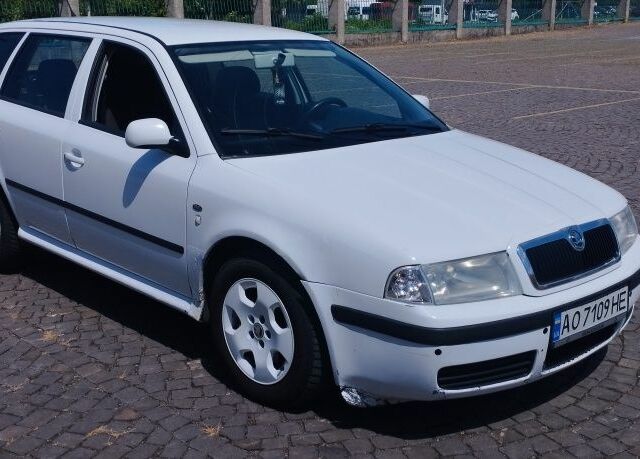 Белый Шкода Октавия, объемом двигателя 1.9 л и пробегом 420 тыс. км за 3500 $, фото 1 на Automoto.ua