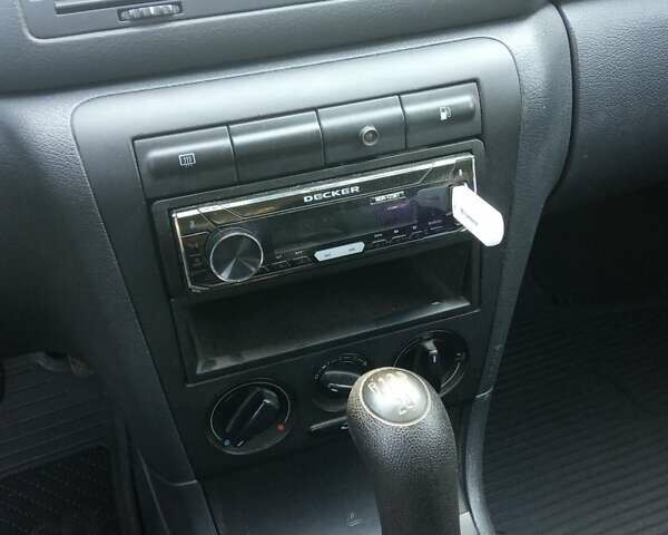 Белый Шкода Октавия, объемом двигателя 2 л и пробегом 290 тыс. км за 3500 $, фото 8 на Automoto.ua