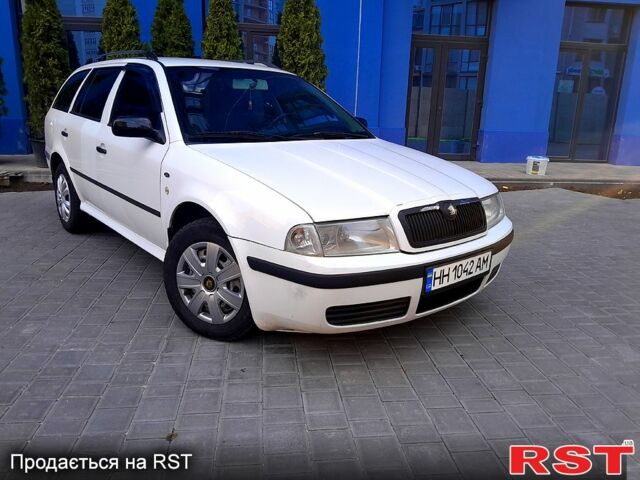 Белый Шкода Октавия, объемом двигателя 1.6 л и пробегом 340 тыс. км за 3750 $, фото 1 на Automoto.ua