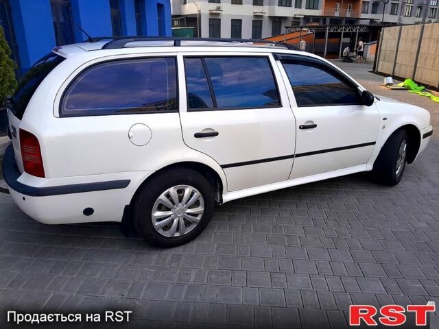Белый Шкода Октавия, объемом двигателя 1.6 л и пробегом 340 тыс. км за 3750 $, фото 2 на Automoto.ua