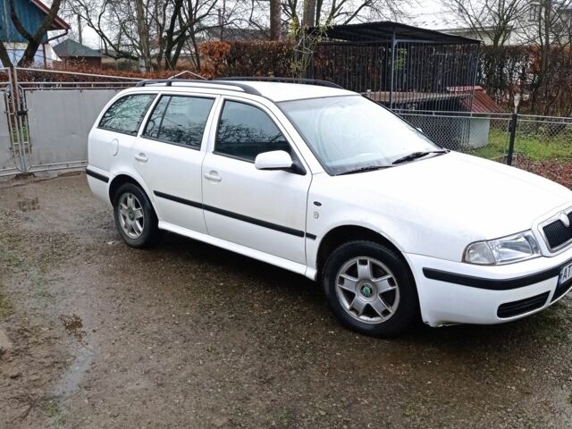 Белый Шкода Октавия, объемом двигателя 1.9 л и пробегом 27 тыс. км за 4690 $, фото 1 на Automoto.ua