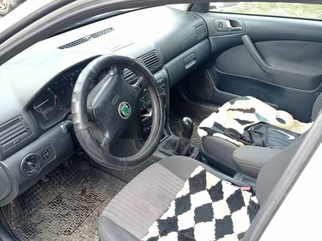 Белый Шкода Октавия, объемом двигателя 1.9 л и пробегом 27 тыс. км за 4690 $, фото 4 на Automoto.ua