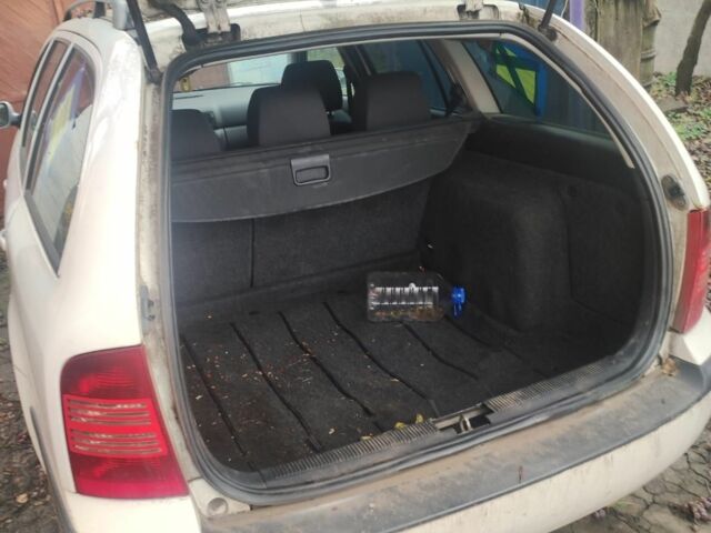 Білий Шкода Октавія, об'ємом двигуна 0 л та пробігом 3 тис. км за 1000 $, фото 3 на Automoto.ua