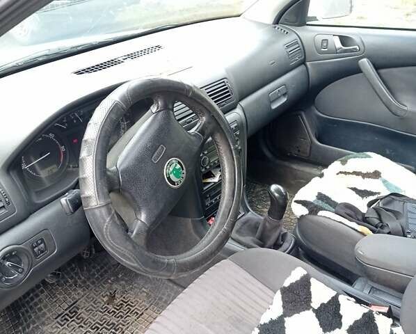 Белый Шкода Октавия, объемом двигателя 1.9 л и пробегом 97 тыс. км за 4670 $, фото 3 на Automoto.ua