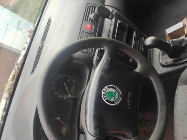 Білий Шкода Октавія, об'ємом двигуна 0 л та пробігом 3 тис. км за 1000 $, фото 1 на Automoto.ua