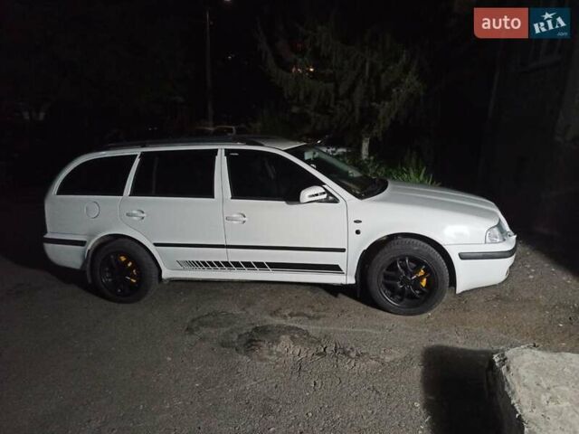 Белый Шкода Октавия, объемом двигателя 1.6 л и пробегом 268 тыс. км за 4800 $, фото 10 на Automoto.ua