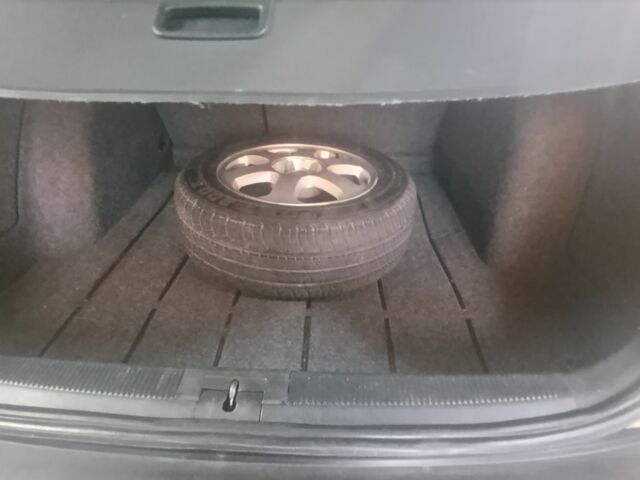 Білий Шкода Октавія, об'ємом двигуна 2 л та пробігом 111 тис. км за 4300 $, фото 7 на Automoto.ua