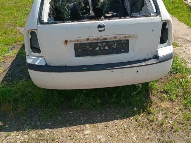 Белый Шкода Октавия, объемом двигателя 1.8 л и пробегом 150 тыс. км за 1000 $, фото 3 на Automoto.ua