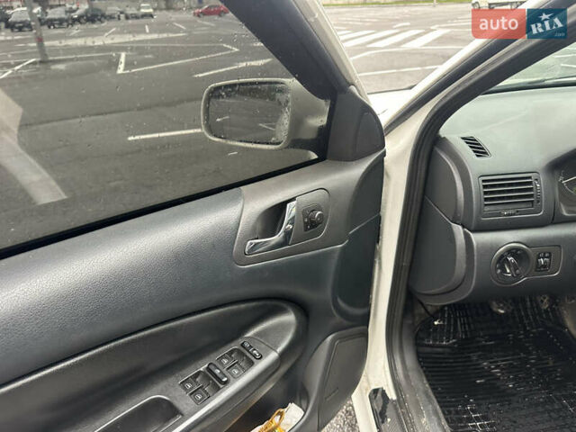 Білий Шкода Октавія, об'ємом двигуна 1.98 л та пробігом 254 тис. км за 4800 $, фото 17 на Automoto.ua