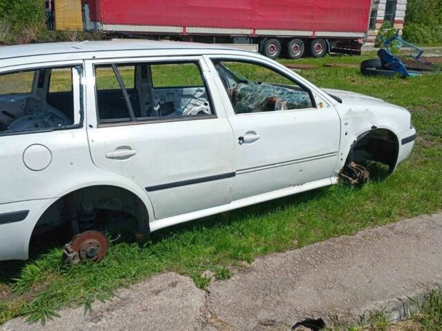 Белый Шкода Октавия, объемом двигателя 1.8 л и пробегом 150 тыс. км за 1000 $, фото 1 на Automoto.ua