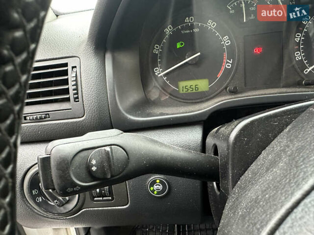Білий Шкода Октавія, об'ємом двигуна 1.98 л та пробігом 254 тис. км за 4800 $, фото 16 на Automoto.ua