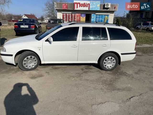 Белый Шкода Октавия, объемом двигателя 1.6 л и пробегом 212 тыс. км за 4750 $, фото 11 на Automoto.ua