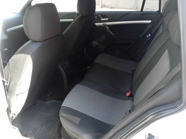 Белый Шкода Октавия, объемом двигателя 1.6 л и пробегом 360 тыс. км за 4900 $, фото 13 на Automoto.ua