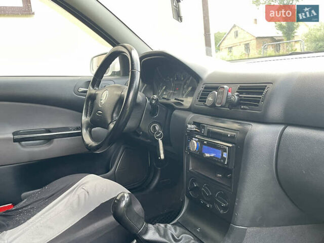 Белый Шкода Октавия, объемом двигателя 1.6 л и пробегом 400 тыс. км за 3270 $, фото 12 на Automoto.ua