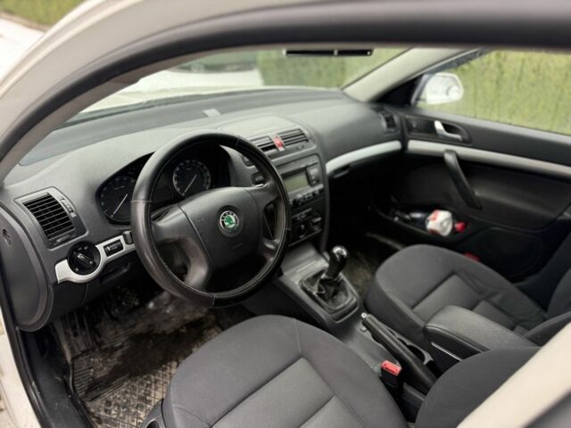 Білий Шкода Октавія, об'ємом двигуна 1.9 л та пробігом 300 тис. км за 2950 $, фото 7 на Automoto.ua