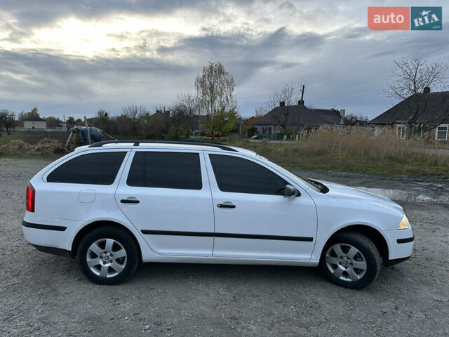 Шкода Октавия 2006 в Радивилове на Automoto.ua Белый Шкода Октавия, объемом двигателя 1.9 л и пробегом 332 тыс. км за 5500 $, фото 11 на Automoto.ua