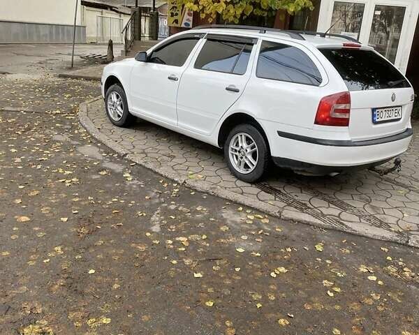 Белый Шкода Октавия, объемом двигателя 1.6 л и пробегом 261 тыс. км за 5950 $, фото 14 на Automoto.ua