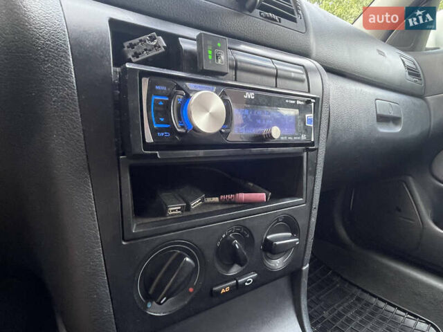 Белый Шкода Октавия, объемом двигателя 1.6 л и пробегом 400 тыс. км за 3270 $, фото 17 на Automoto.ua