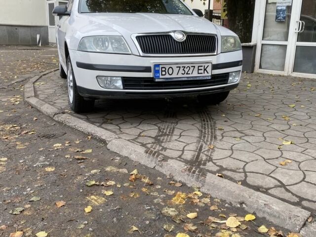 Белый Шкода Октавия, объемом двигателя 1.6 л и пробегом 231 тыс. км за 5950 $, фото 9 на Automoto.ua