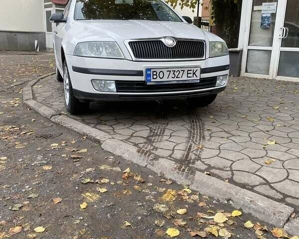 Белый Шкода Октавия, объемом двигателя 1.6 л и пробегом 261 тыс. км за 5950 $, фото 8 на Automoto.ua
