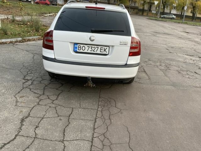 Белый Шкода Октавия, объемом двигателя 1.6 л и пробегом 231 тыс. км за 5950 $, фото 3 на Automoto.ua
