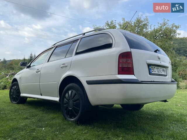 Белый Шкода Октавия, объемом двигателя 1.6 л и пробегом 400 тыс. км за 3270 $, фото 5 на Automoto.ua