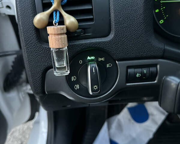 Шкода Октавия 2006 в Радивилове на Automoto.ua Белый Шкода Октавия, объемом двигателя 1.9 л и пробегом 332 тыс. км за 5500 $, фото 19 на Automoto.ua