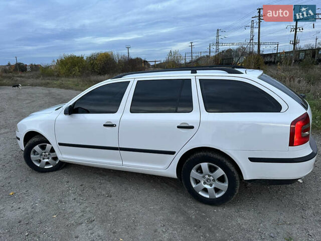Шкода Октавия 2006 в Радивилове на Automoto.ua Белый Шкода Октавия, объемом двигателя 1.9 л и пробегом 332 тыс. км за 5500 $, фото 18 на Automoto.ua