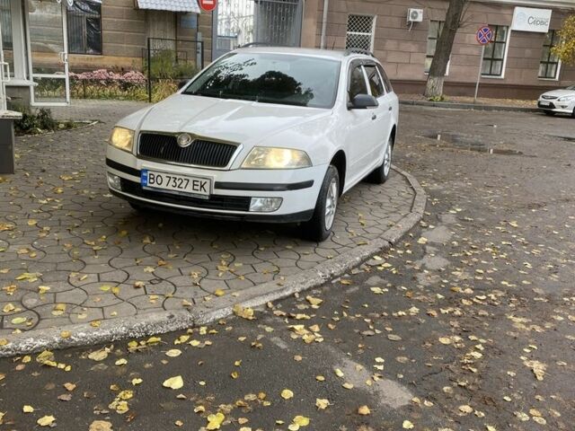 Белый Шкода Октавия, объемом двигателя 1.6 л и пробегом 231 тыс. км за 5950 $, фото 12 на Automoto.ua