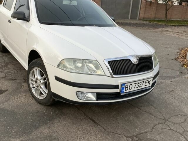 Белый Шкода Октавия, объемом двигателя 1.6 л и пробегом 231 тыс. км за 5950 $, фото 2 на Automoto.ua