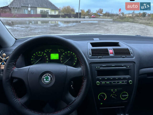 Шкода Октавия 2006 в Радивилове на Automoto.ua Белый Шкода Октавия, объемом двигателя 1.9 л и пробегом 332 тыс. км за 5500 $, фото 17 на Automoto.ua