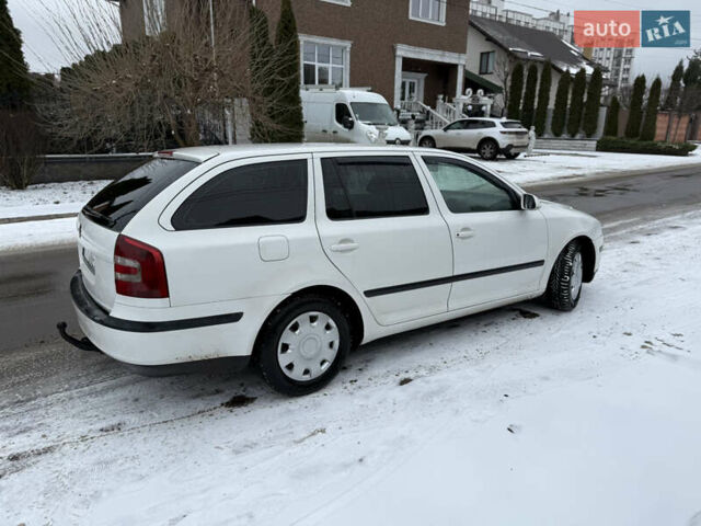 Білий Шкода Октавія, об'ємом двигуна 1.9 л та пробігом 300 тис. км за 2950 $, фото 2 на Automoto.ua