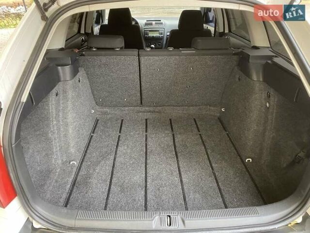 Белый Шкода Октавия, объемом двигателя 1.6 л и пробегом 261 тыс. км за 5950 $, фото 18 на Automoto.ua