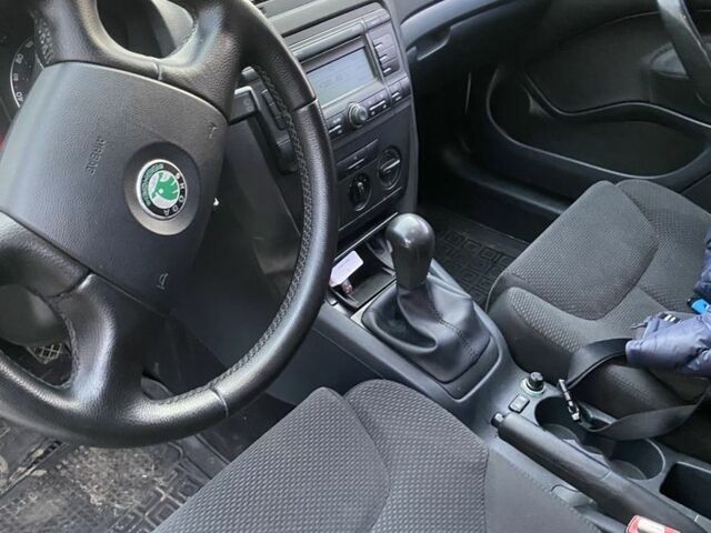 Белый Шкода Октавия, объемом двигателя 1.6 л и пробегом 231 тыс. км за 5950 $, фото 8 на Automoto.ua