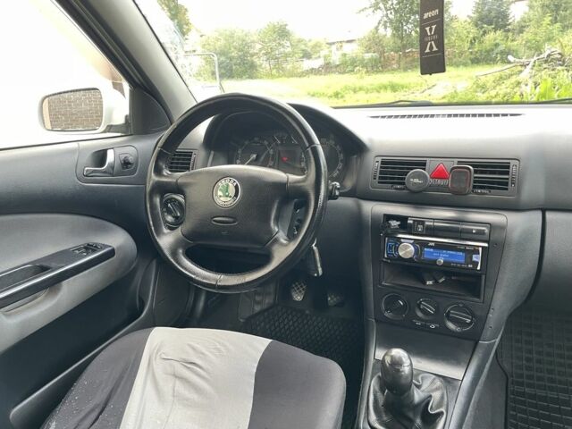 Білий Шкода Октавія, об'ємом двигуна 1.6 л та пробігом 400 тис. км за 3250 $, фото 4 на Automoto.ua