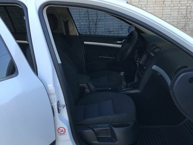 Білий Шкода Октавія, об'ємом двигуна 1.9 л та пробігом 277 тис. км за 5500 $, фото 5 на Automoto.ua