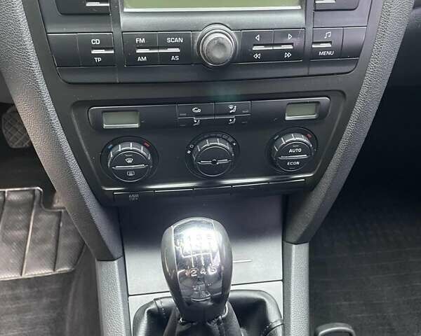 Белый Шкода Октавия, объемом двигателя 1.97 л и пробегом 230 тыс. км за 6200 $, фото 5 на Automoto.ua