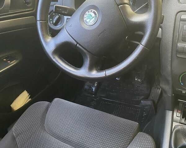 Белый Шкода Октавия, объемом двигателя 1.6 л и пробегом 261 тыс. км за 5950 $, фото 15 на Automoto.ua