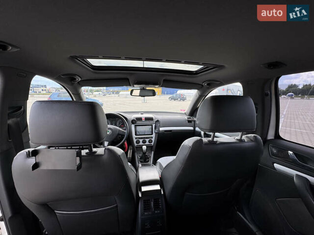 Шкода Октавія 2007 у Києві на Automoto.ua Білий Шкода Октавія, об'ємом двигуна 2 л та пробігом 305 тис. км за 7190 $, фото 23 на Automoto.ua