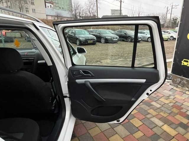 Білий Шкода Октавія, об'ємом двигуна 2 л та пробігом 283 тис. км за 5999 $, фото 19 на Automoto.ua