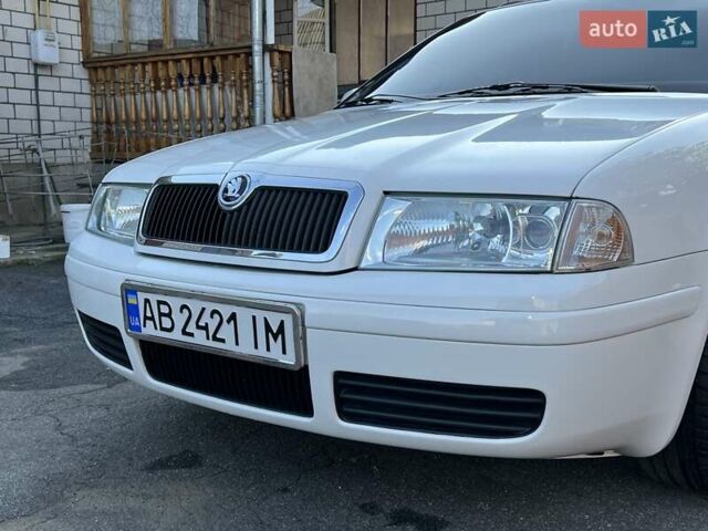 Белый Шкода Октавия, объемом двигателя 1.6 л и пробегом 168 тыс. км за 5999 $, фото 7 на Automoto.ua