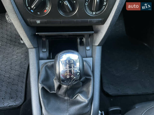 Білий Шкода Октавія, об'ємом двигуна 1.6 л та пробігом 237 тис. км за 5750 $, фото 61 на Automoto.ua