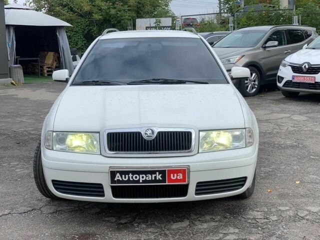 Белый Шкода Октавия, объемом двигателя 1.6 л и пробегом 168 тыс. км за 5940 $, фото 1 на Automoto.ua