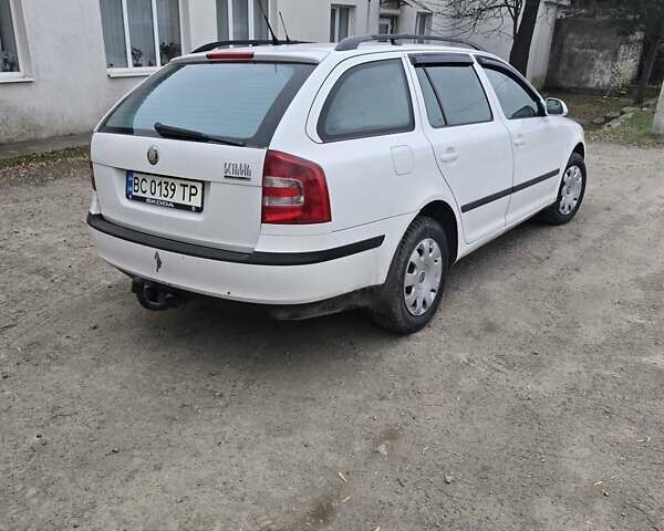 Білий Шкода Октавія, об'ємом двигуна 1.6 л та пробігом 236 тис. км за 5500 $, фото 5 на Automoto.ua